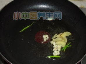 西红柿炒虾仁(虾仁炒西红柿的做法)
