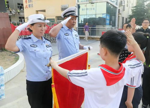 平陆 交警护学暖人心 学校致谢送锦旗