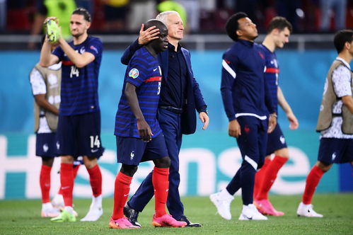 法国队5号球员穿拖鞋图片有哪些足球明星的号码是5号