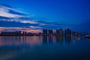 形容海上的夜，什么词语形容海上的夜景