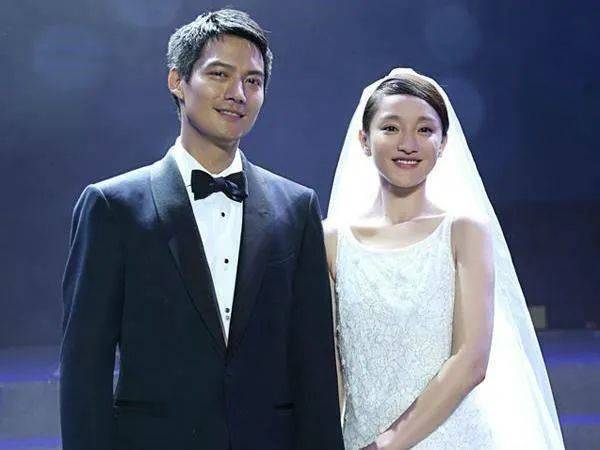 46岁周迅官宣离婚 闪婚六年貌合神离,老公激吻新欢照遭疯传...