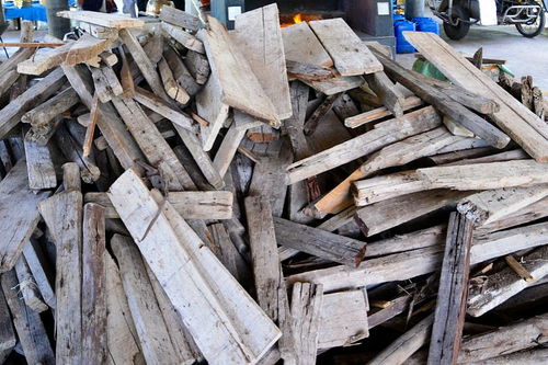 收购旧梁檩木头生意好做吗 