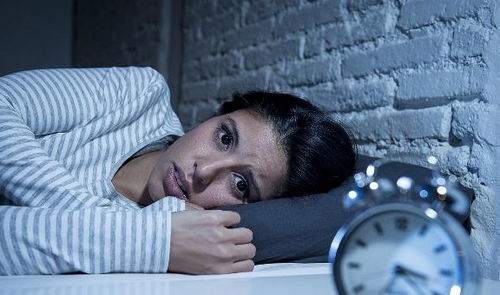 几点睡觉才算是熬夜 若在这个时间内,或许会为身体健康 加分