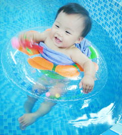 婴儿学游泳好不好 婴儿学游泳的好处 