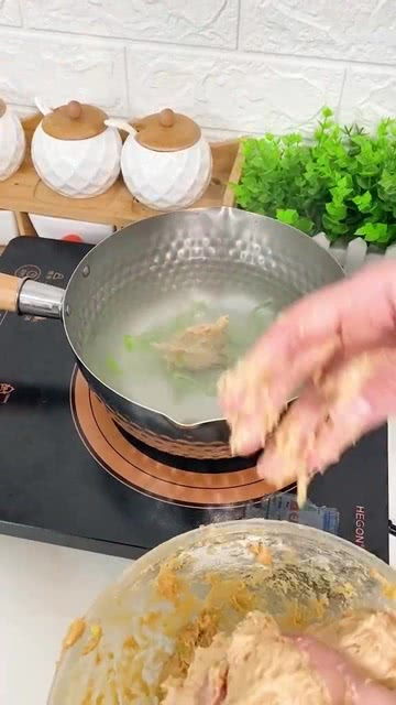 爱吃肉丸的,家里一定要备一个这个肉丸制作器 