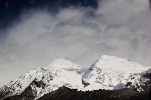 西藏的雪山