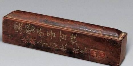 古代县令判案时拍桌子的木头叫什么 是怎么用的