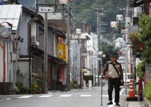 看日本老人退休后的生活,再看中国老人,网友 一个天上一个地上