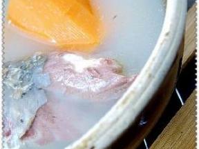 木瓜鱼尾汤的做法 木瓜鱼尾汤怎么做 木瓜鱼尾汤的家常做法 费忱 