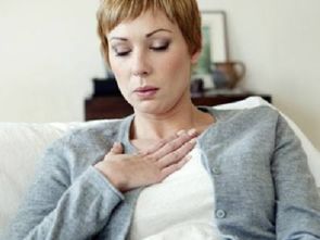 胸口闷疼是怎么回事？最近胸口闷疼是怎么回事