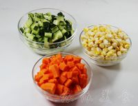 蔬菜沙拉用什么沙拉酱（沙拉酱怎么做蔬菜沙拉）