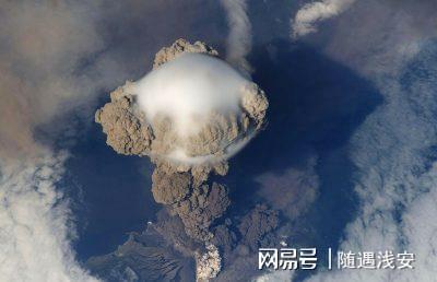 人类经历最可怕的火山爆发,山崩地裂,仅幸存3000人