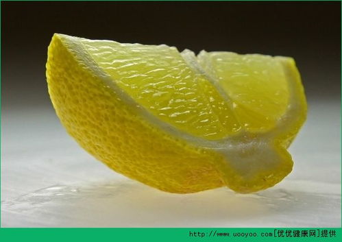 喉咙痛可以吃柠檬吗 喉咙痛喝柠檬水好吗
