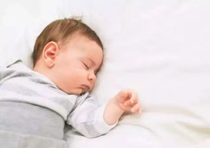宝宝睡姿影响头形和脸形 千万别让小宝宝这样睡 