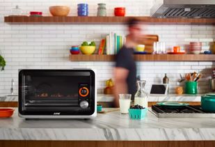 烤箱能用 app 远程加热了,但它可能半夜升到 200 度
