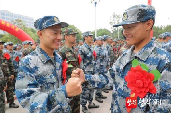 新兵告别照片怎么弄好看，欢送新兵祝福语(告别新兵连的句子)