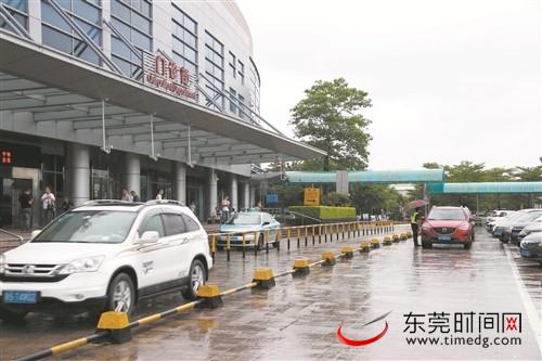 一般市区哪些地方能免费停车 (荆门中心医院免费停车场有吗)