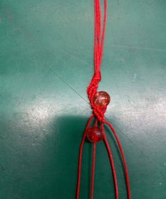 简单漂亮的红绳手链编法详细图解教程