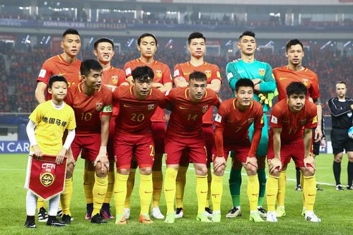 为什么中国足球队员挣钱多