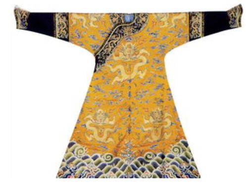 皇帝的奢侈生活 皇帝的龙袍禁止用水清洗,一件只穿一次