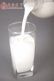 脱脂牛奶是酸奶吗(脱脂牛奶是酸奶吗百度百科)