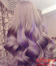 水波纹接发发型图片 粉紫色染发很适合