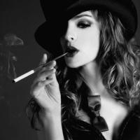伤感抽烟坏女生头像 个性超拽霸气女生微信头像