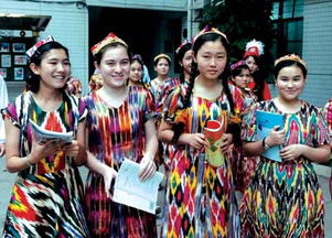新疆学生广州求学 教育部开设籍少数民族高中班 
