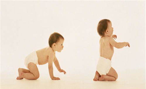 婴儿几个月可以站立的呢，大家知道吗(婴儿几个月能站?)