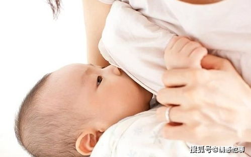 有一种痛是喂奶时被宝宝咬,打又不舍得,宝妈该怎么办