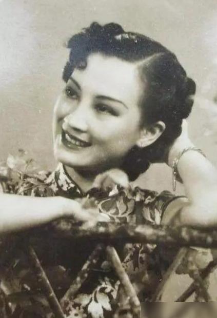 1951年,女星周璇拍摄 和平鸽 时,在片场为何突然精神突然失常