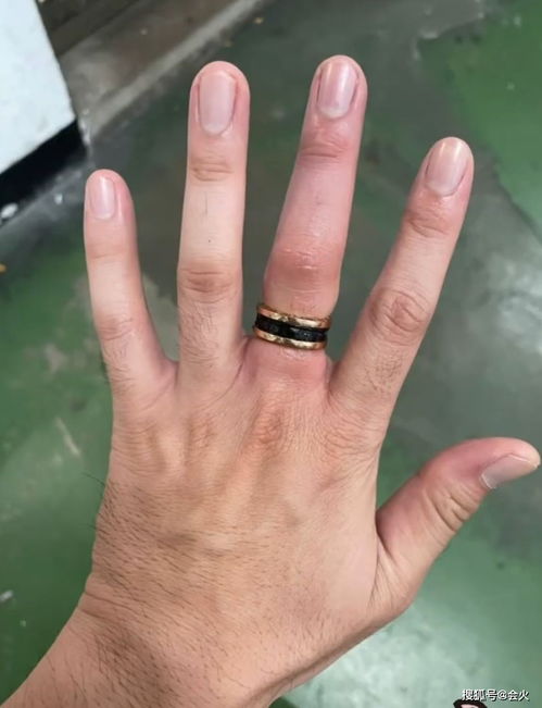 男生戒指戴在左手中指是什么意思