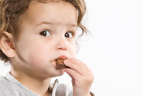 2岁的孩子能吃巧克力吗 