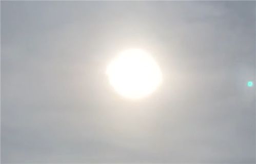 北京出现“双侧幻日”美景：天上三个太阳