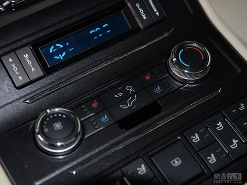 福特金牛座 2015款 2.0L GTDi 至尊型 后排空调控制系统局部 