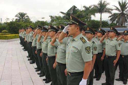 部队士兵考军校指挥类好还是非指挥好(军校报考指挥类和非指挥类的区别)