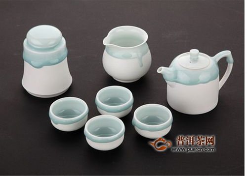 白瓷茶具的特点