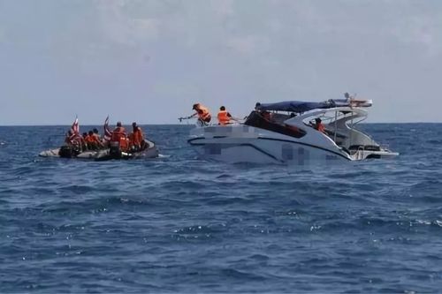 近百名村民为躲匪徒挤在船上结果船翻了,35人死亡包括很多儿童