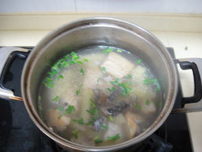 青鱼块土豆汤的做法,青鱼块土豆汤怎么做好吃,青鱼块土豆汤的家常做法 香儿厨房 