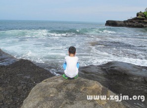 梦见看海浪