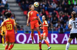 中国女足半场暂0-0丹麦女足，场面占优