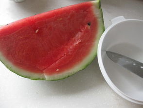 西瓜怎么榨汁好喝鲜榨西瓜汁的做法,西瓜汁的做法？