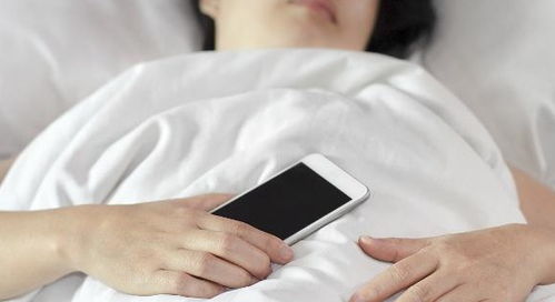 晚上睡觉时,将手机放在枕边会产生 辐射 吗 答案让人很意外