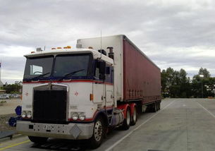 男子辞职去澳大利亚开卡车,年挣80万,工作悠闲自在