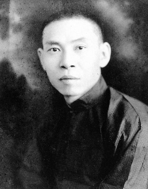 上海皇帝杜月笙,为何在重庆被人欺负了,还不敢报仇
