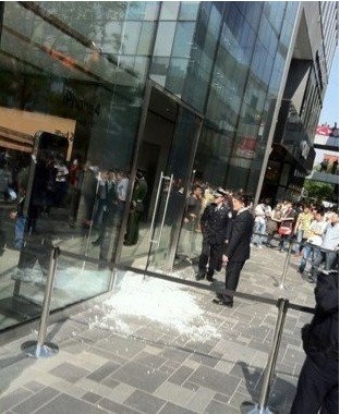 北京三里屯苹果店发生冲突 四顾客受伤 