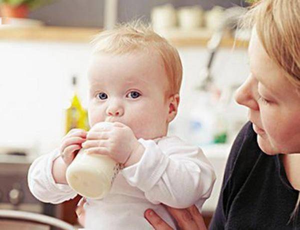 1岁宝宝睡前还需要吃奶吗(1岁宝宝睡前还需要吃奶吗正常吗)