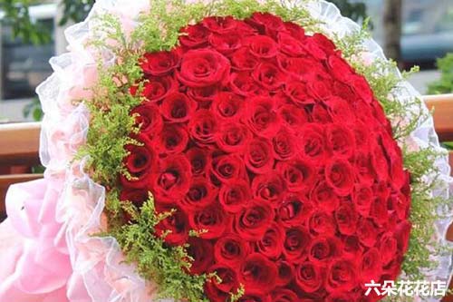 情人节送女朋友几朵玫瑰花 送女朋友33朵玫瑰还是99朵好