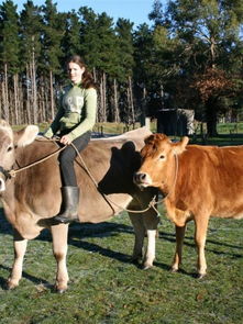 骑马的汉子叫牛仔,那骑牛的妹子叫什么