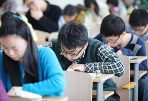 研究生毕业后宁愿去大学当老师,也不愿意考公务员,原因很现实